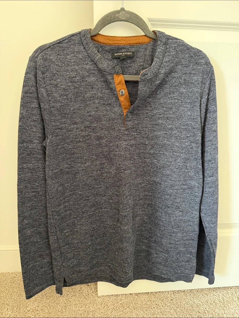 Banana Republic Men's Navy Heather Crewneck Henley with Tan Placket